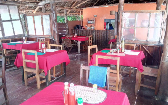 Twisted Palms Lodge & Restaurant