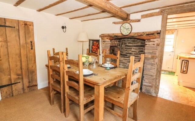 Poston Holiday Cottage