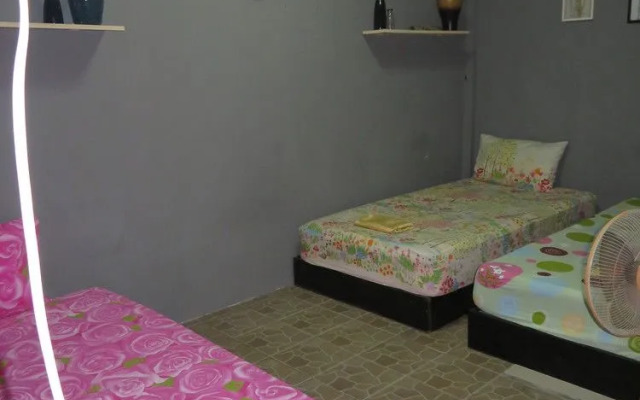 Same Same Guesthouse Bar & Restaurant