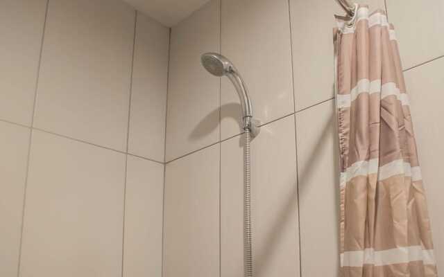 Comfy And Homey Studio Room At Grand Kamala Lagoon Apartment