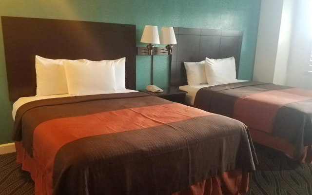 Sunset West Hotel, SureStay Collection by Best Western