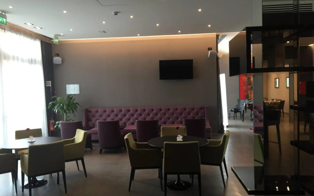 Link124 Hotel