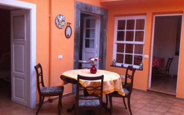 Yagui Apartments & Suites