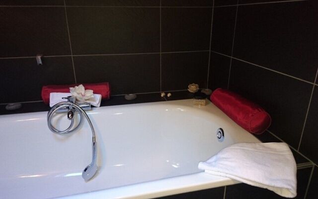 LOYEHILL Chalet. Swiss Alps Escape