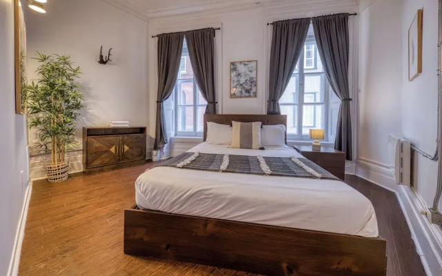 Remparts 2 Bed w Private terrace & sauna