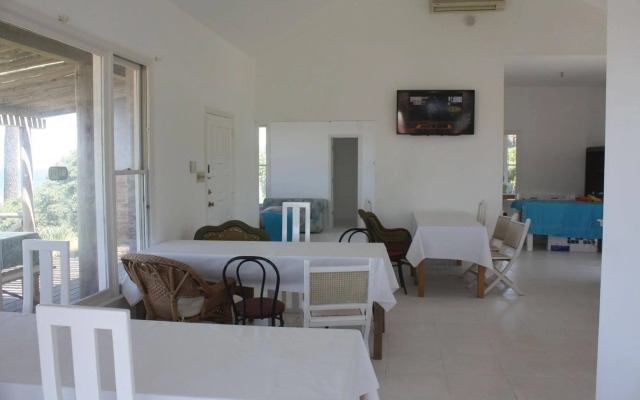 Mansa Beach Hostel