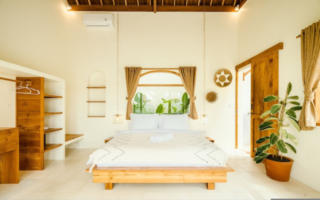 Villa Canggutopia 1 by Alfred in Bali - Tropical Hideaway 1BR Pool Villa Prime Location Canggu Beach – Guest Rooms – Canggu
