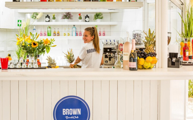 Hotel Brown Beach House & Spa