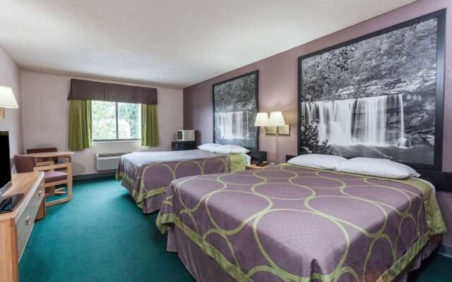 Super 8 by Wyndham Carrollton