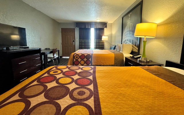 Super 8 by Wyndham Meridian