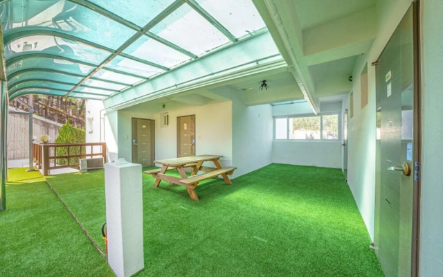 Geoje Doomomongdol Pension