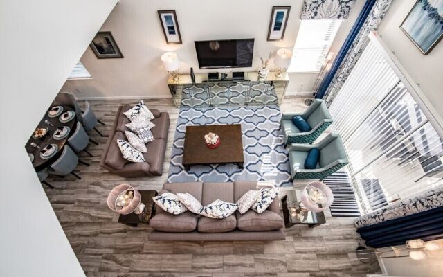 4755kcc 5 Bedroom Villa by RedAwning