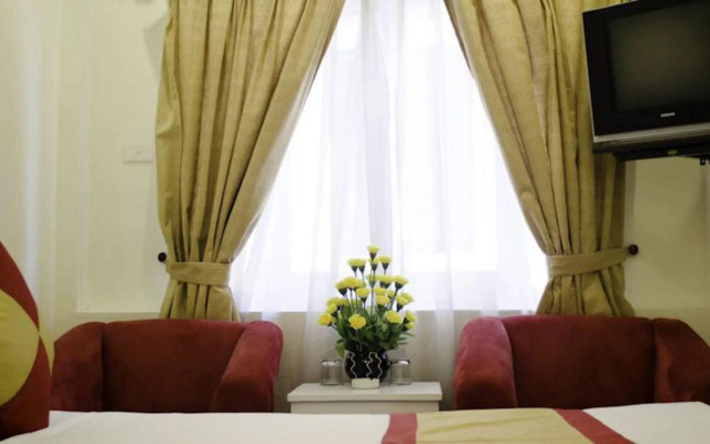 Blue Moon Hotel