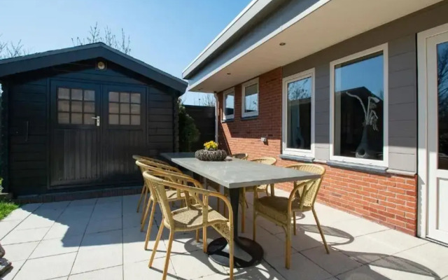 Detached Holiday Bungalow With Garden