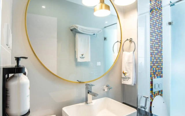 Kingfisher Nest Hotel Suites