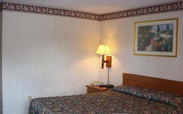 Budget Lodge Newton Falls