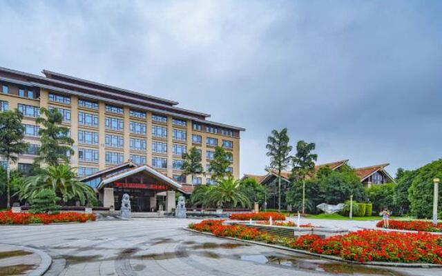 Xinjin Celebrity City Hotel