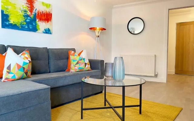 Modern Stylish 2 bedroom 2 Bath Apts.