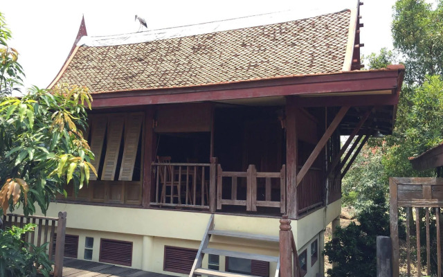 Luang Chumni Village