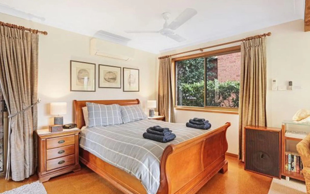Walk to White Sands Walk and Hyams Beach a Beautiful Home – Guest Rooms – Vincentia