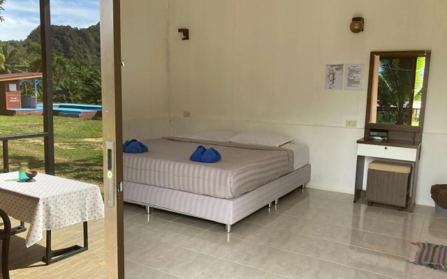 Khao Sok Evergreen House