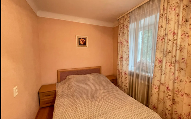 Апартаменты на проспекте Октября 126/6