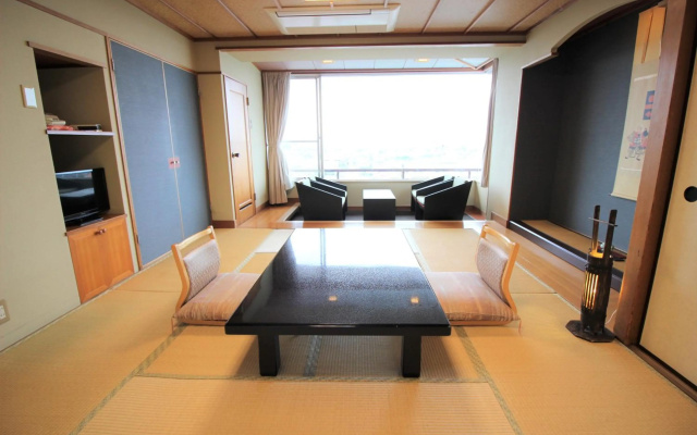 Hotel Hatta – Guest Rooms – Fuefuki