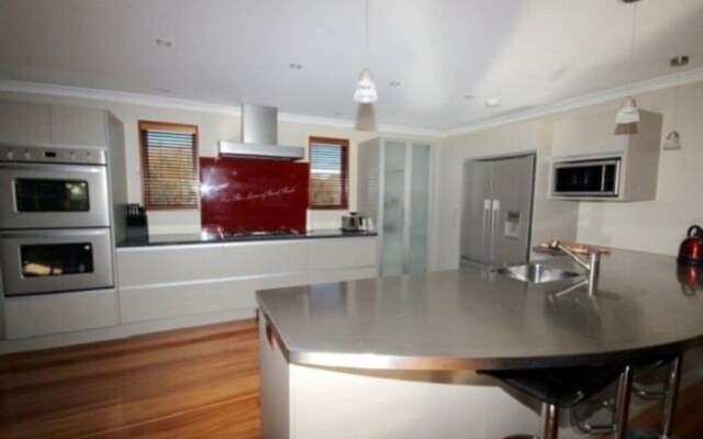 12 Tarndale Place