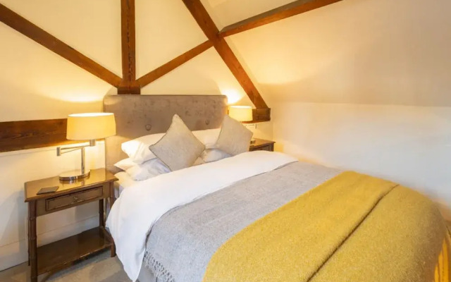 Host Stay The Coach House