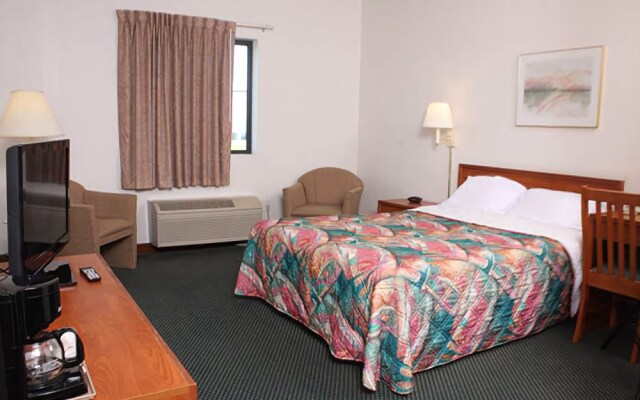 Centerstone Inn & Suites Carlyle