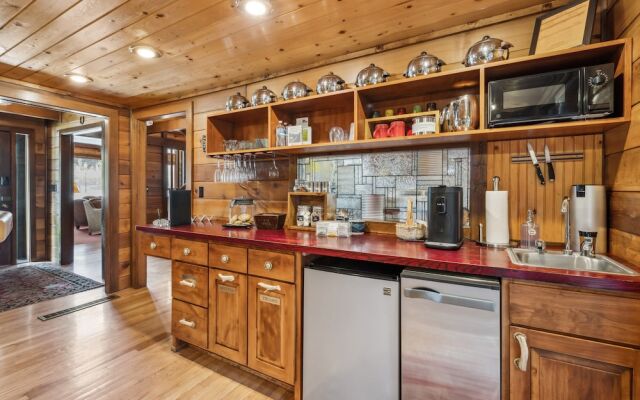 Good Medicine Lodge Bed & Breakfast