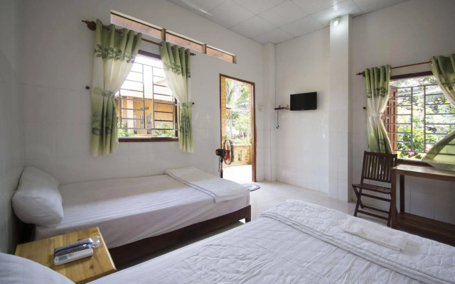 Bai Thom Cay Vong Nem Resort