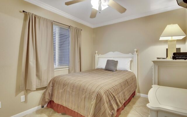 Seascape 2113 2 Bedroom Condo by RedAwning