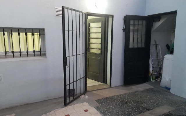 Hermosa casa con patio, parrilla y garage cerrado