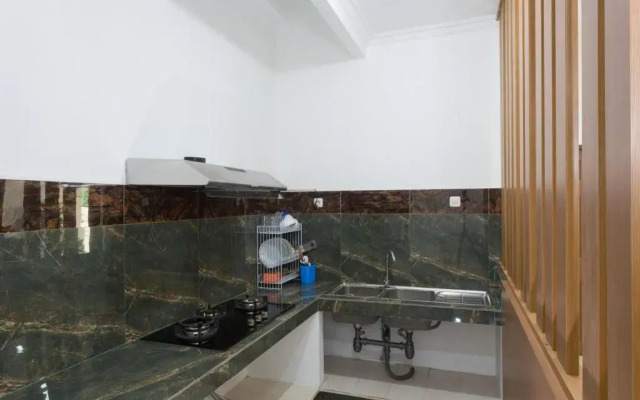 RedDoorz Plus @ Boulevard Residence BSD