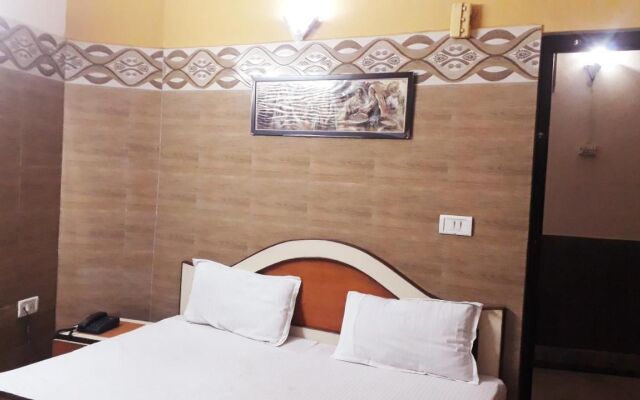 Fabhotel Sarwan