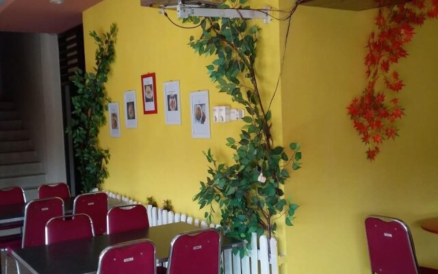 OYO 178 Denata B&B