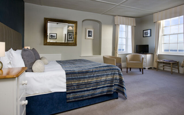 Royal Hotel