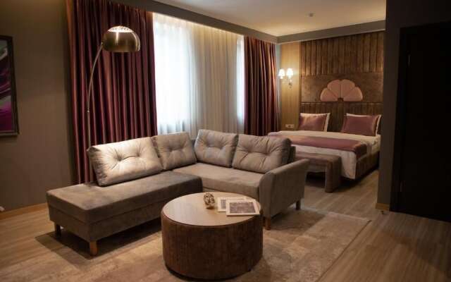 MandarinnART Hotel