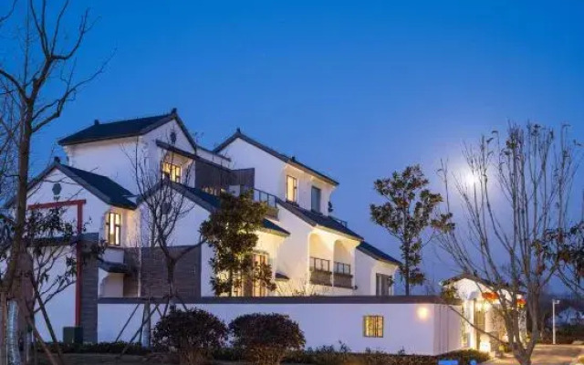 Wonderland Resort