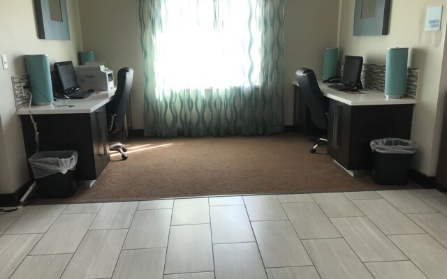 Holiday Inn Express Kenedy