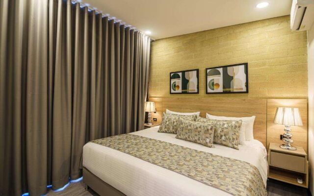 First Class Hotel