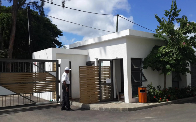 Villasun Seafront Apartment at Cap Ouest