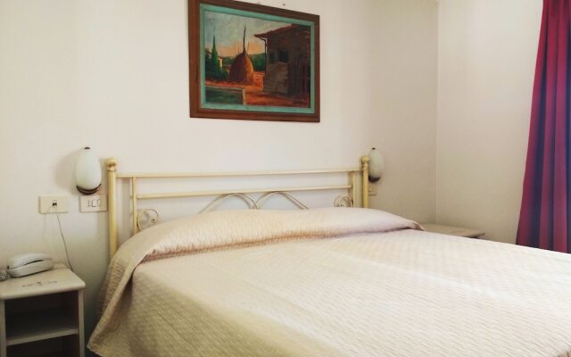 Hotel Holiday