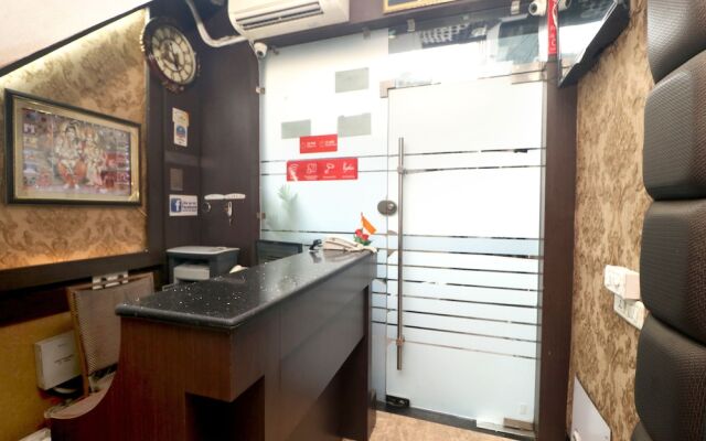 OYO 19392 Hotel Lexis