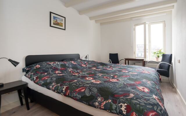 Central Hotspot Apartment