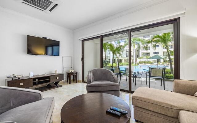 Beautiful One Bedroom Ground Level Palmaruba