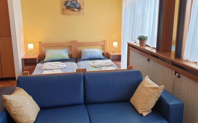 Spirit Hostel and Apartments