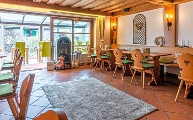 Das Maximilian by stayFritz - DZ Romberg mit Frühstück, Bergblick & Naturpool