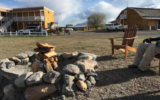 The Riverside Ranch RV Park, Motel & Campground